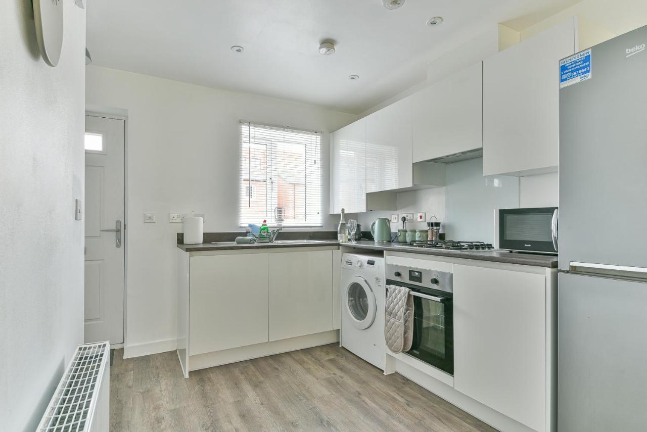 Beautiful New House In Derby For Up To 5 Guests, Suitable For Families Contractors Nhs Staff Etc ภายนอก รูปภาพ