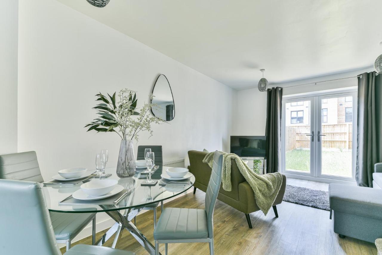 Beautiful New House In Derby For Up To 5 Guests, Suitable For Families Contractors Nhs Staff Etc ภายนอก รูปภาพ
